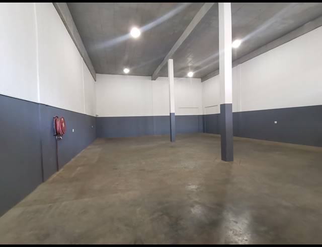 342M² WAREHOUSE TO LET IN POMONA